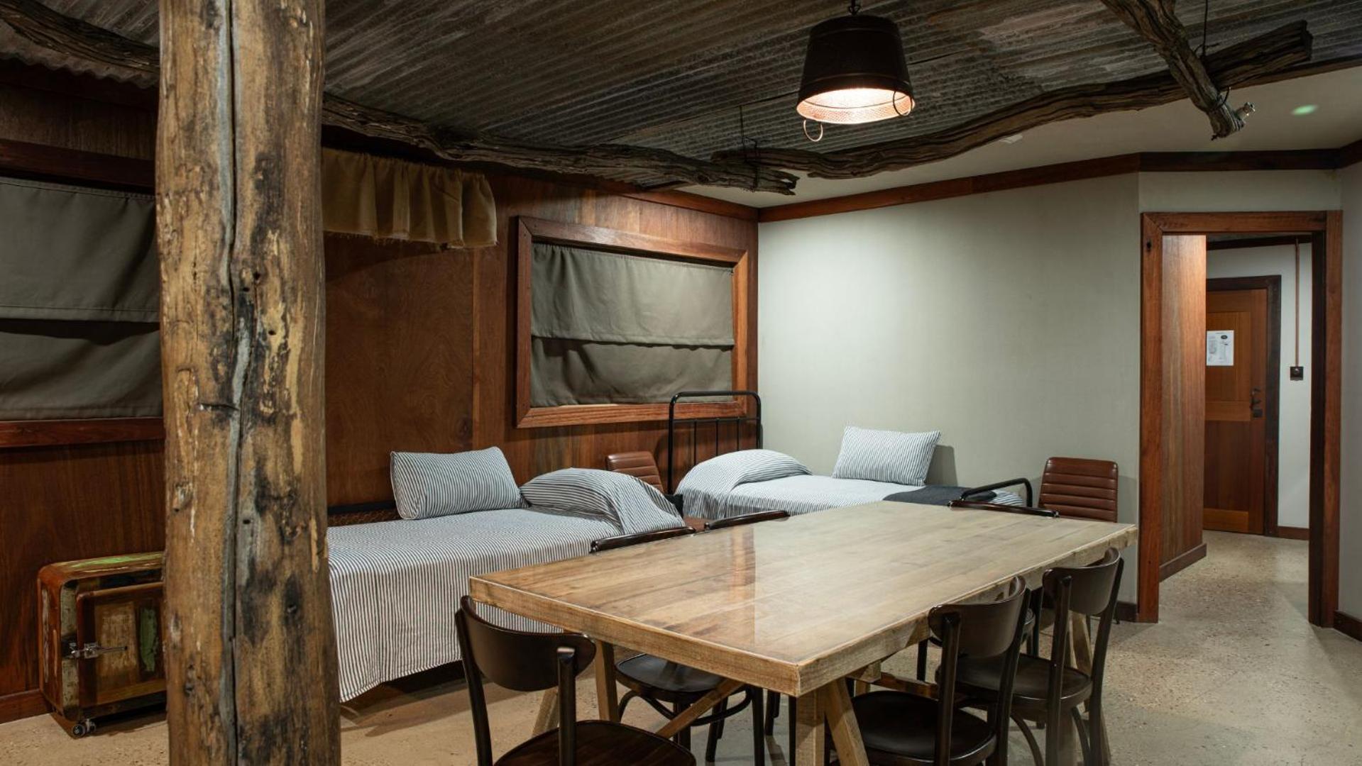The Staging Post Motel ลองรีช ภายนอก รูปภาพ